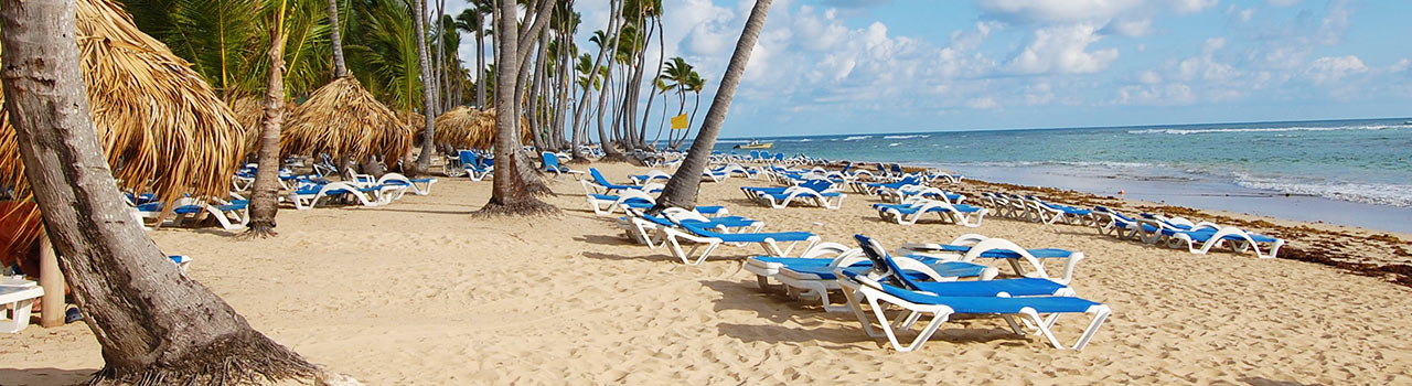 Punta Cana a Karib-térség egyik drágaköve. Sekély vízű azúrkék tenger, pálmafák sokasága és a fehér homokos tengerpart vár ránk kilométereken át. Punta Canát a vizisportok szerelmeseinek találták ki. Búvárkodhatunk a kristálytiszta tengerben, vagy akár szörfözhetünk, vitorlázhatunk is. Bejárhatjuk katamaránnal a partmenti vizeket, vagy hosszabb túrákat tehetünk a közeli dzsungelben. Bármelyiket választjuk is, az élmény garantáltan felejthetetlen lesz ebben a paradicsomi környezetben.