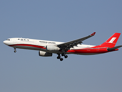 <p>A Shanghai Airlines november 11-től újraindítja közvetlen menetrend szerinti járatát a Shanghai Putung repülőtér és Budapest között.</p>